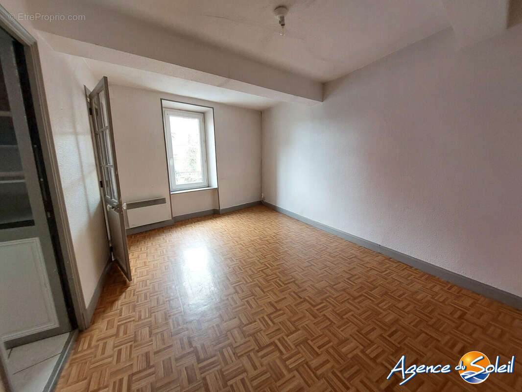 Appartement à LEZIGNAN-CORBIERES