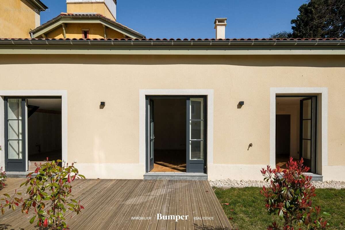 Maison à SAINT-GENIS-LAVAL