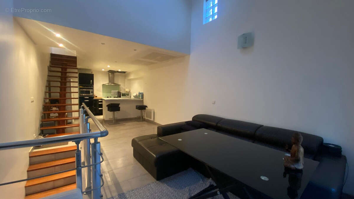 Appartement à LEZIGNAN-CORBIERES