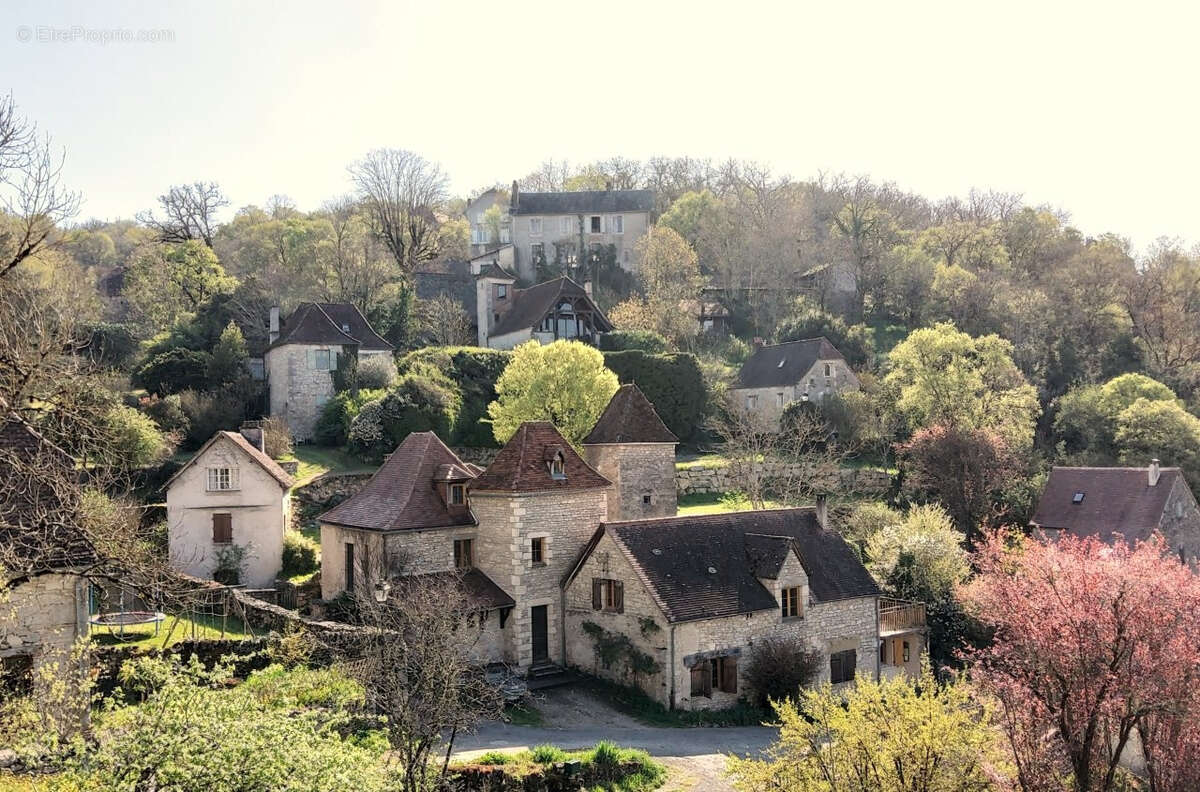 Maison à MONTVALENT