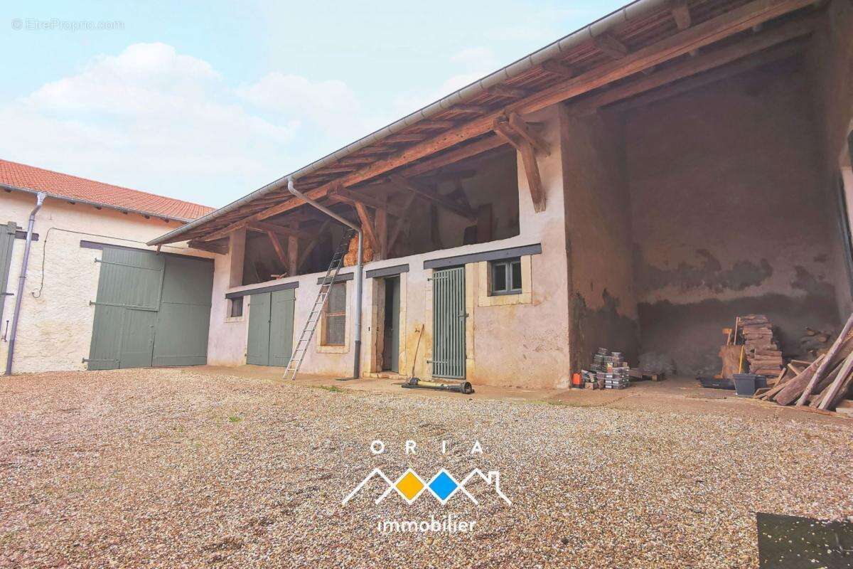 Vieville-en-Haye – Maison ancienne avec cour et potentiel - photo 11