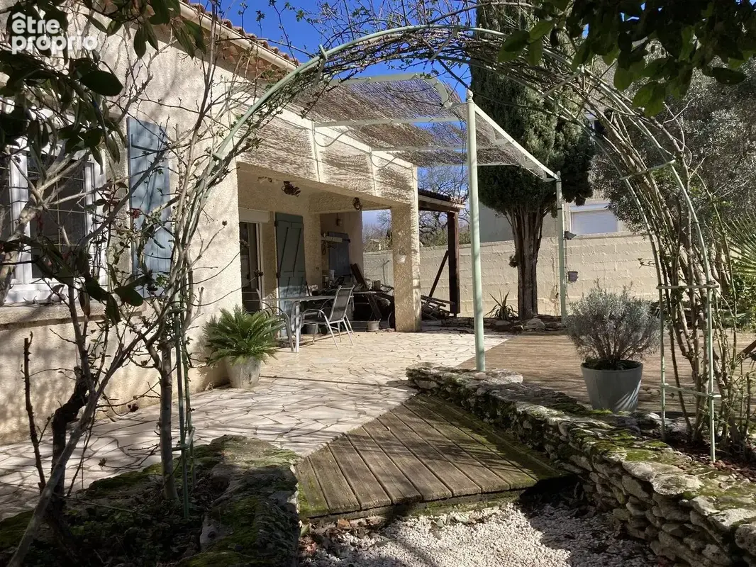 Maison plain-pied 3 Chbes sur 980 m², piscine - photo 2
