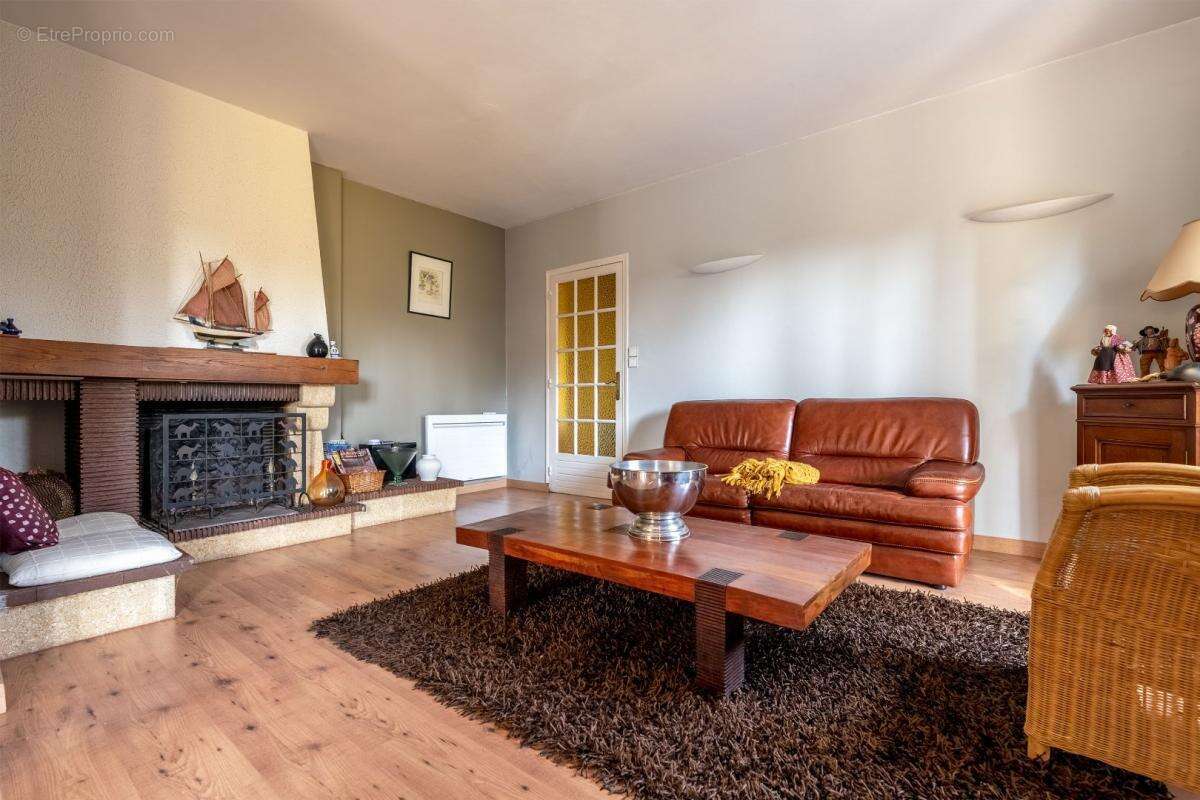 Maison à COULOUNIEIX-CHAMIERS