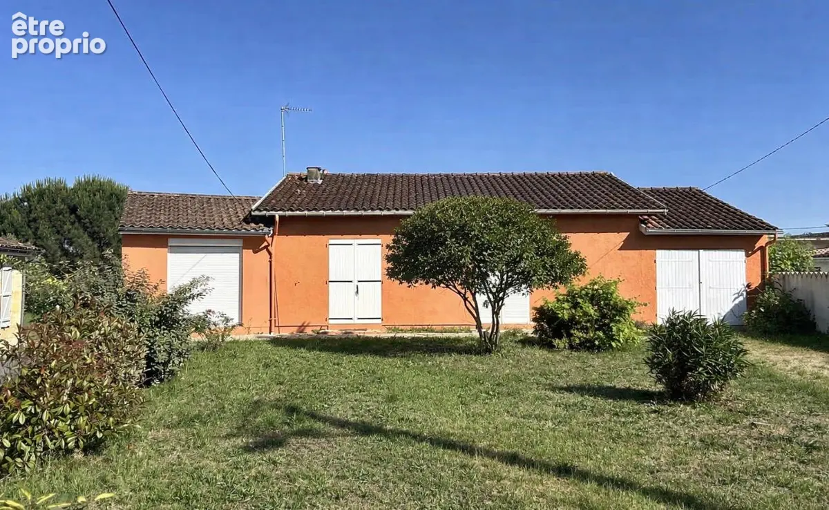 Maison de ville au coeur de Saint-André de Cubzac (33240) - 94 m2 habitables - 5 Pièces - 3 Chambres - Terrain  de 480 m2 - Pisc - photo 1