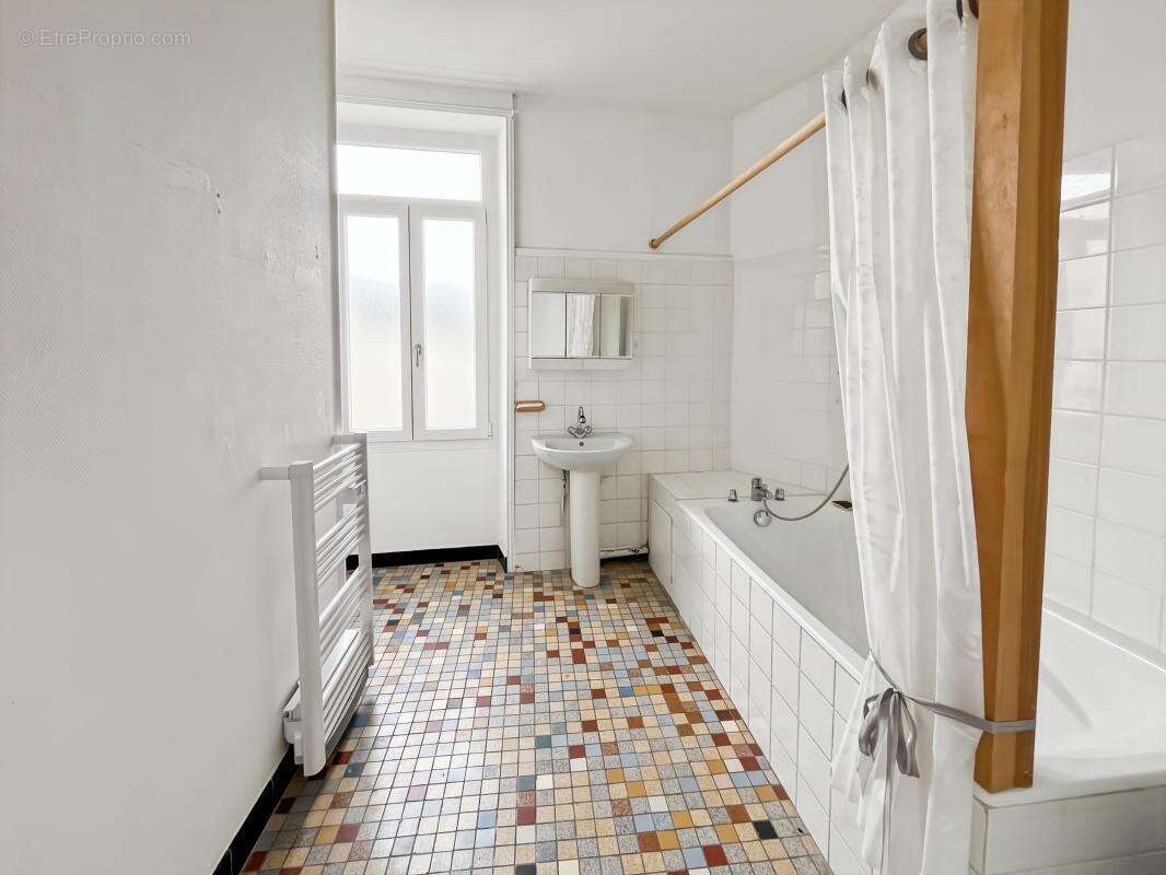 Appartement à BRIZAMBOURG