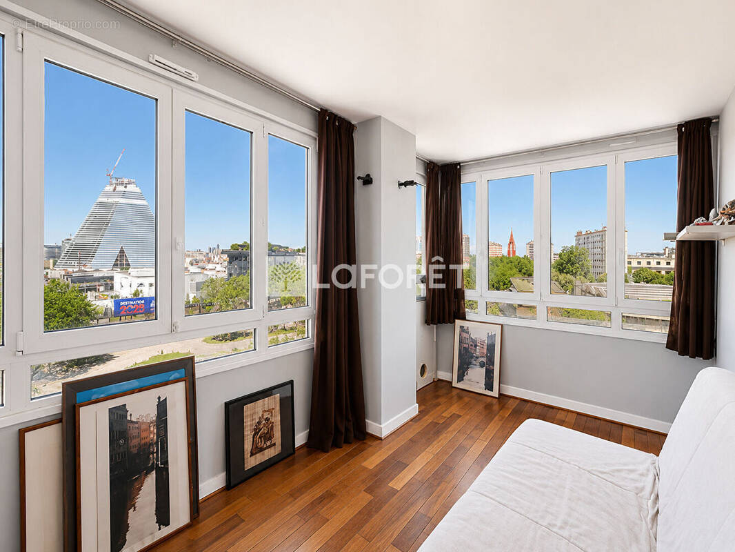 Appartement à PARIS-15E