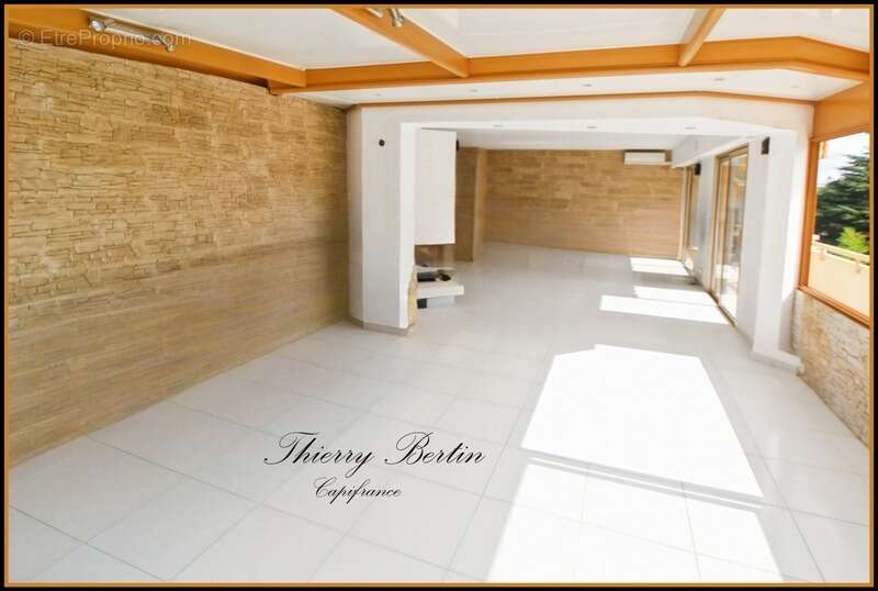 Appartement à MANDELIEU-LA-NAPOULE