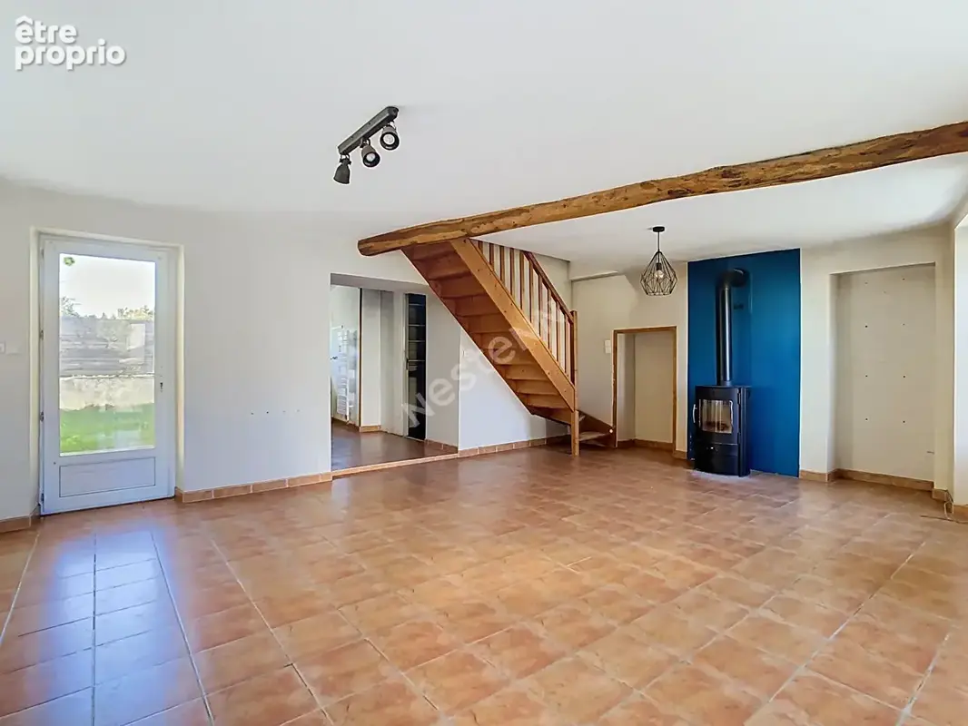 Maison idéalement située au coeur du bourg de La Regrippière à moins de 10min de VALLET et de l'axe NANTES-CHOLET - photo 2
