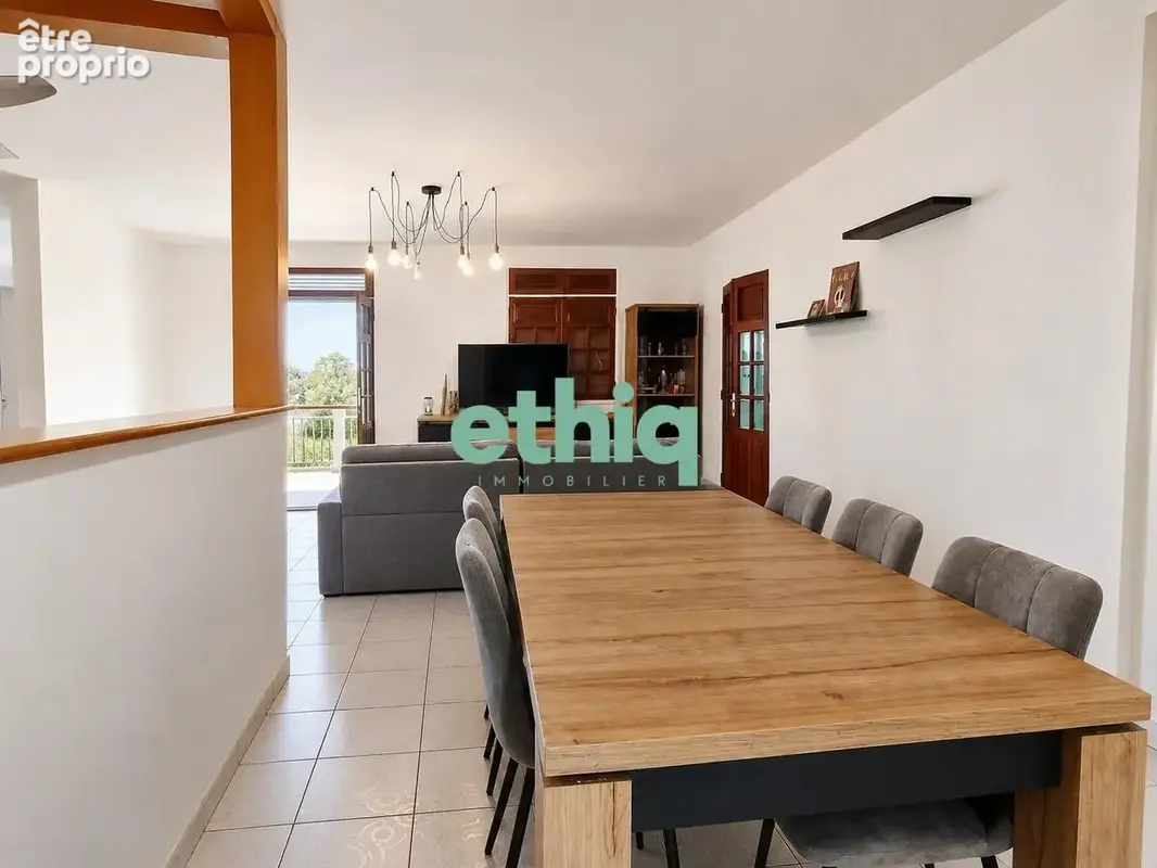 Maison 98 m² à Baie-Mahault  - photo 8