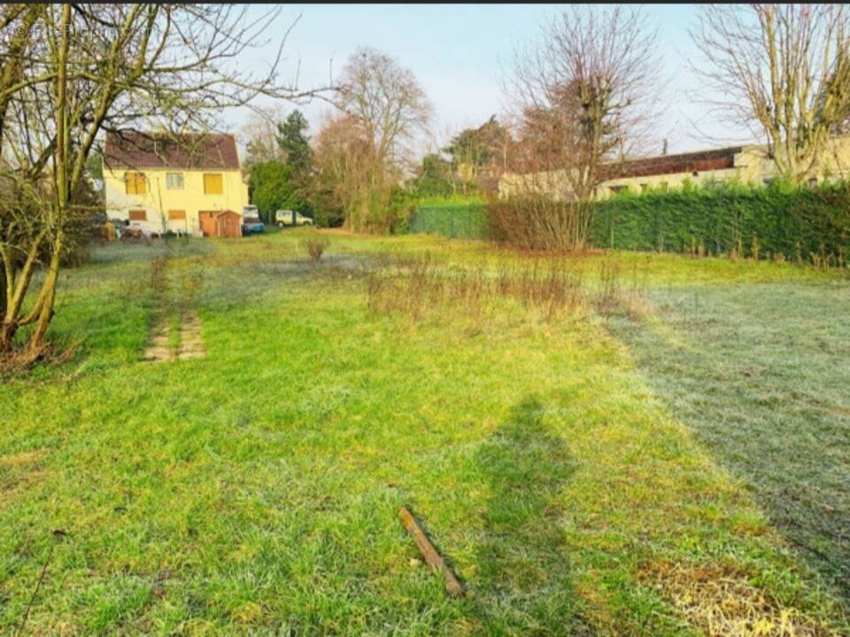 Terrain à CHAMPCUEIL