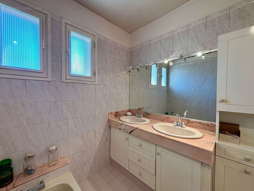 Belle maison familiale au calme avec 3 chambres et garage - photo 8