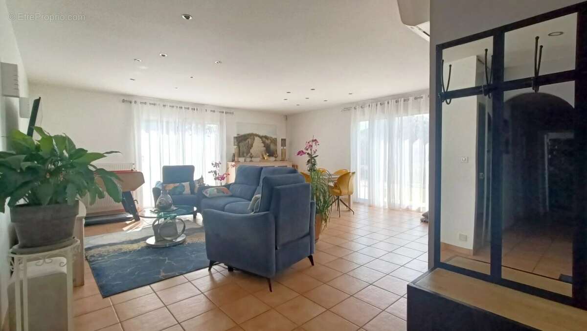 Maison à NEUVILLE-DE-POITOU