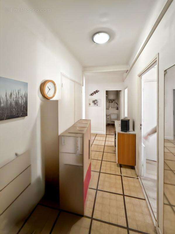 NICE Magnan 2/3P 54m² Traversant Sud Nord Cave - photo 5