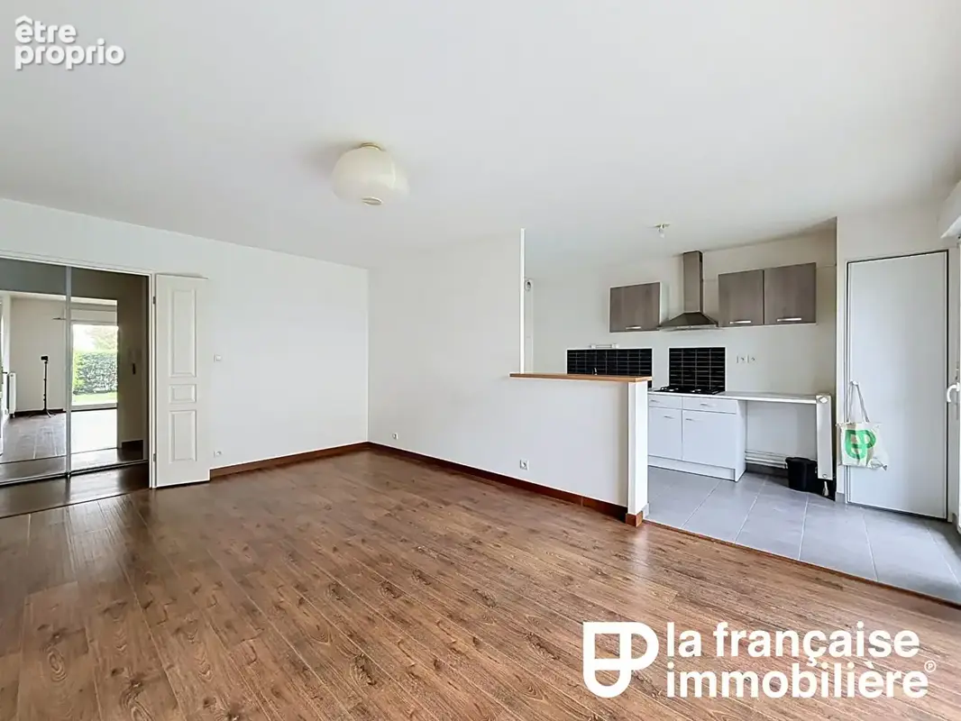 Appartement - 3 pièces - 61.8 m² - Rennes Centre-Ville - Anatole France - terrasse, jardin et parking - photo 3