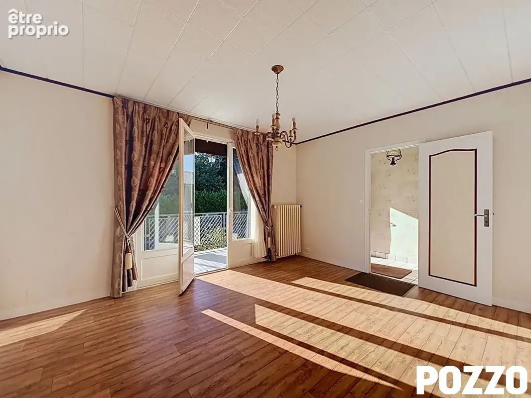 A vendre - pavillon sur sous sol centre bourg de torigni-sur-vire !!! - photo 2