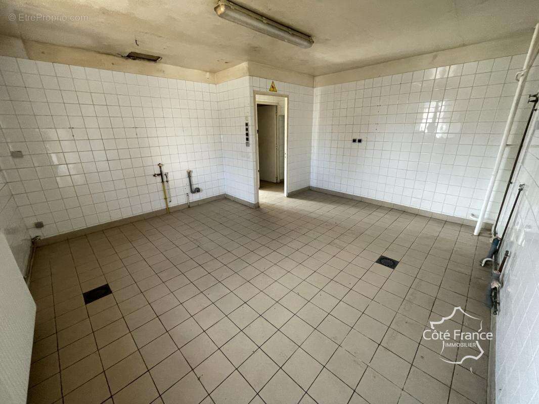 Ancien restaurant avec partie habitation et fort potentiel d - photo 6