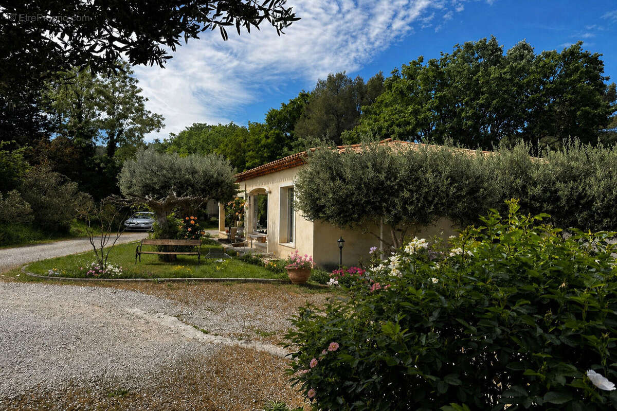 Maison à GREASQUE