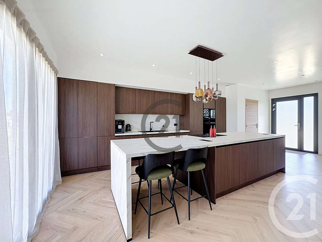 Maison 171 m² à Gueux  - photo 6