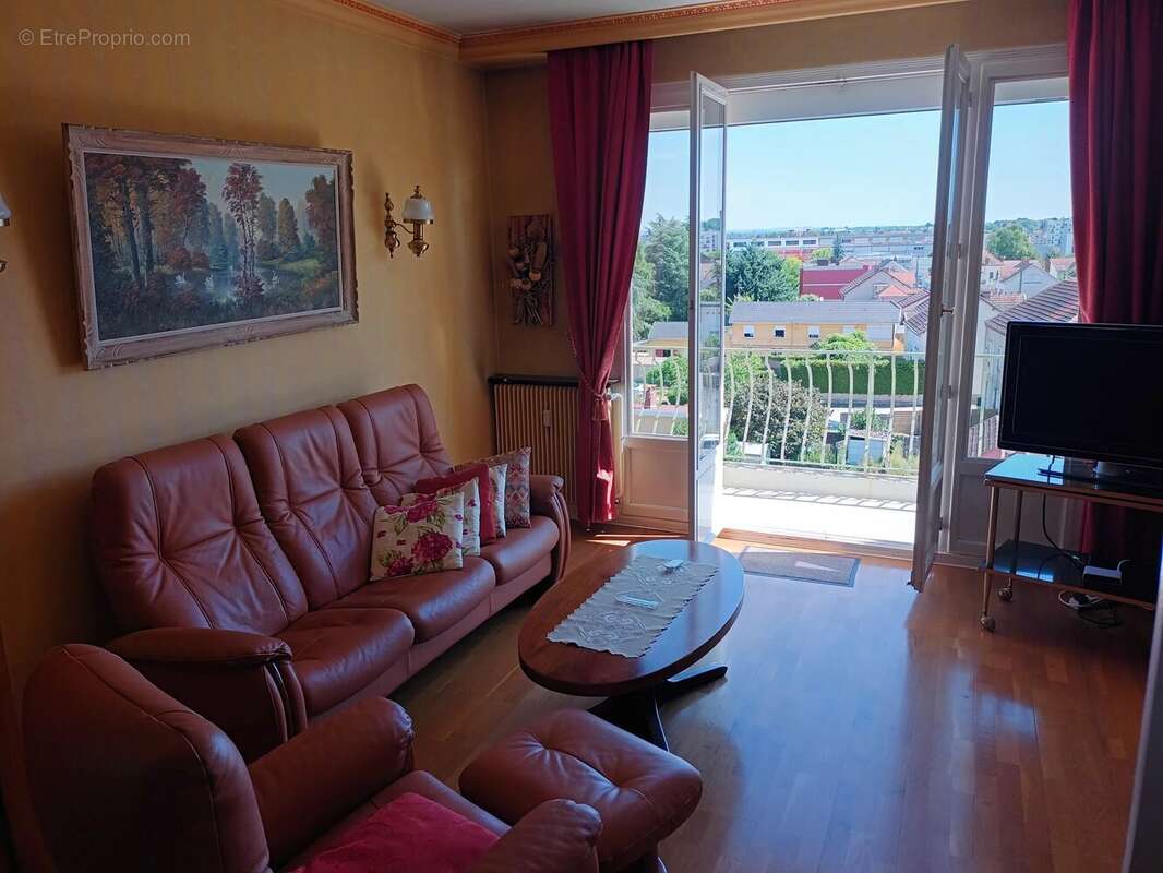 Appartement 86 m² à Montceau-Les-Mines  - photo 3