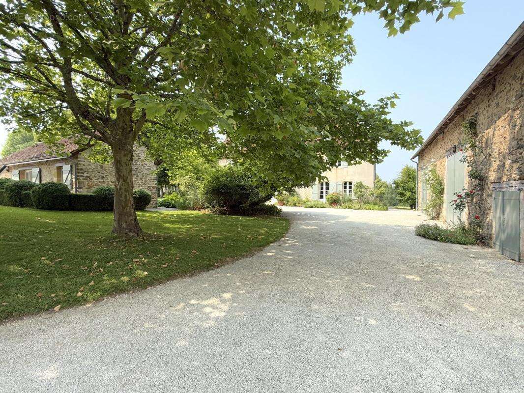 Maison à SARRAZAC