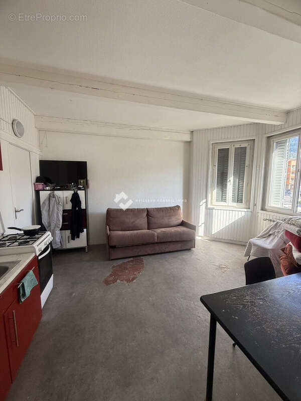 Maison 227 m² à Cluses  - photo 3