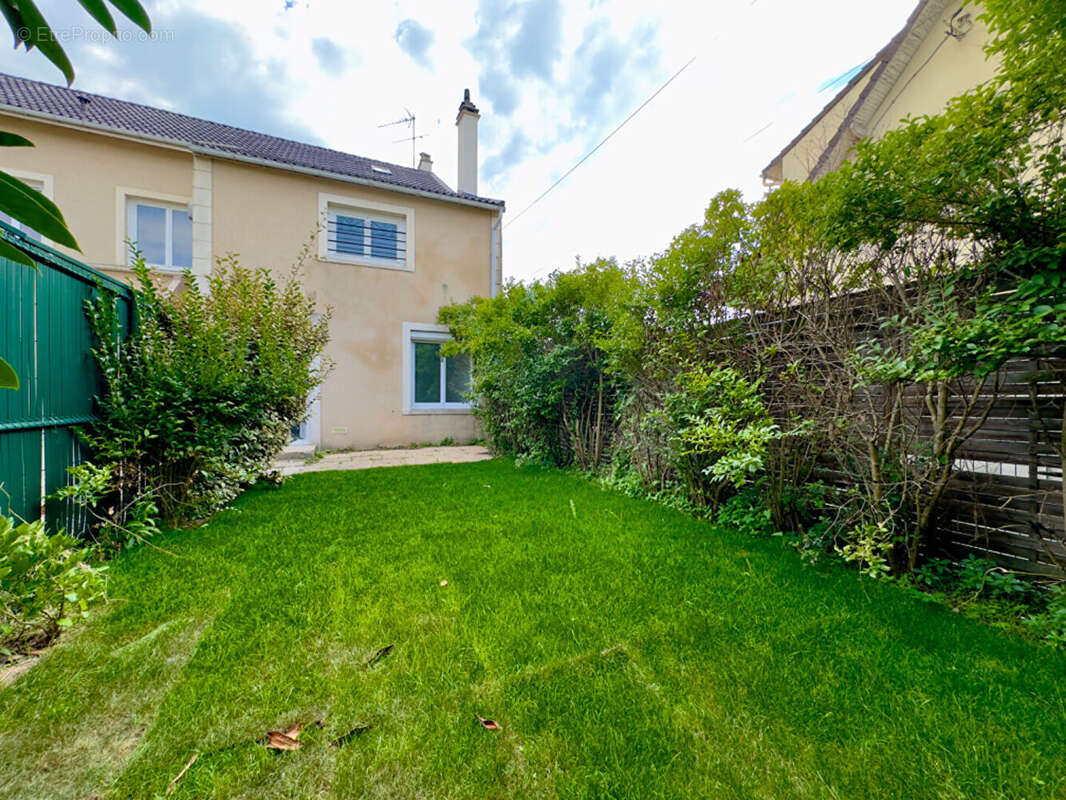 Appartement à LES MUREAUX