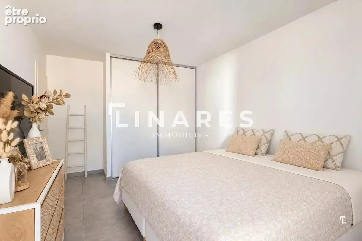 L'ORIGINALE - Maison T3/4 de 90m²  - Véranda de 15m² -  Piscine - Stationnements - Parcelle 528m² - 13013 Saint Mitre - photo 11
