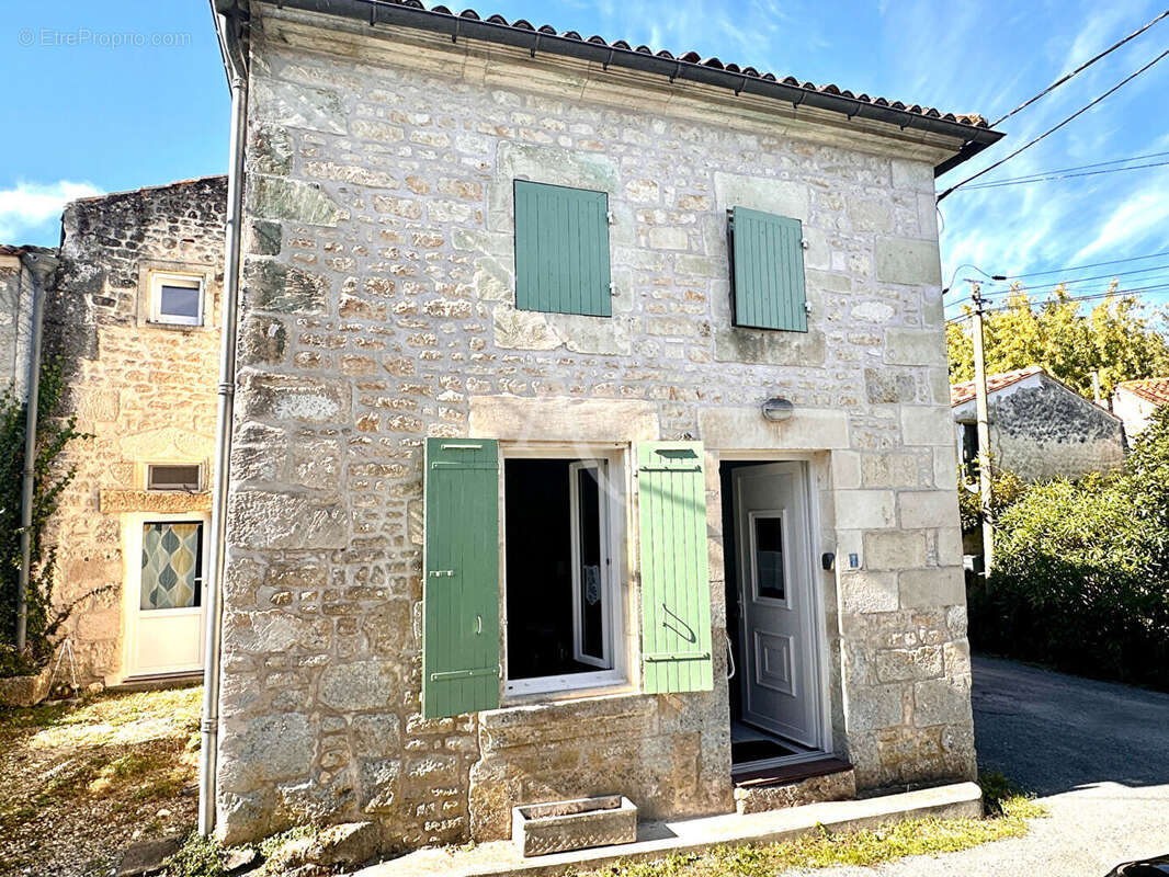 Maison à PORT-D'ENVAUX
