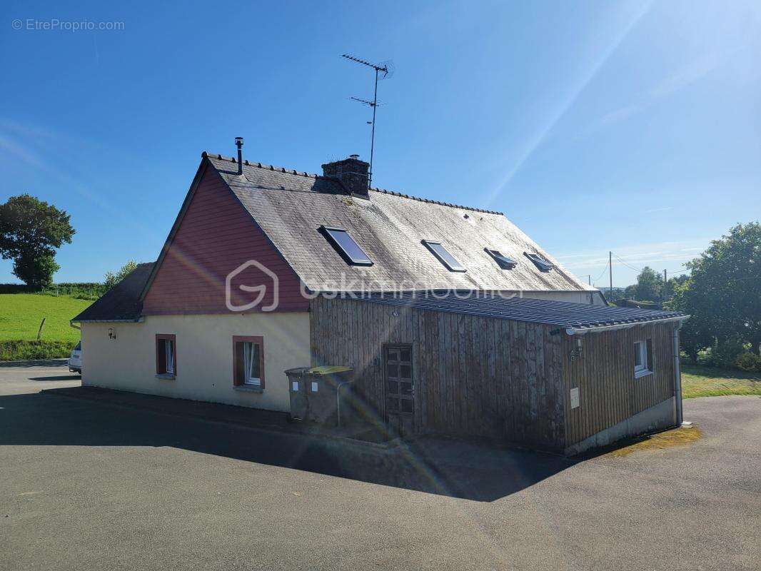 Maison à PLOUGUENAST