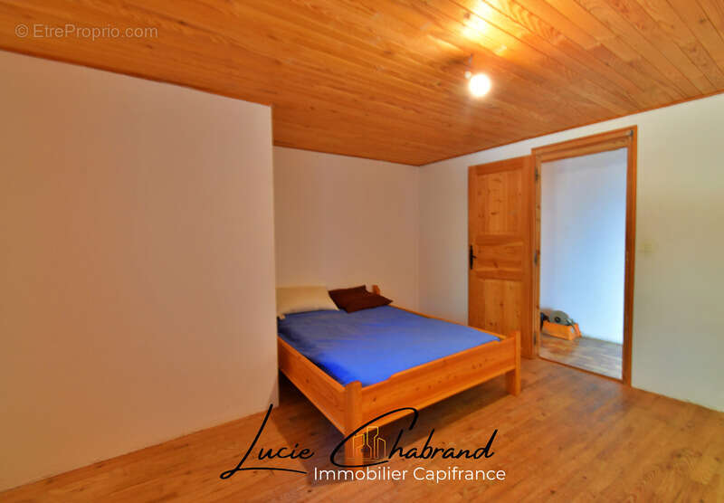 Maison à SAINT-VERAN