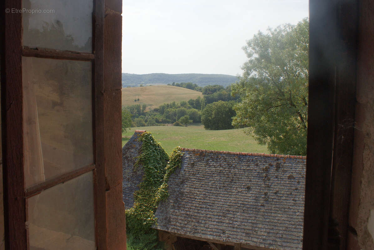 Maison à COLLONGES-LA-ROUGE