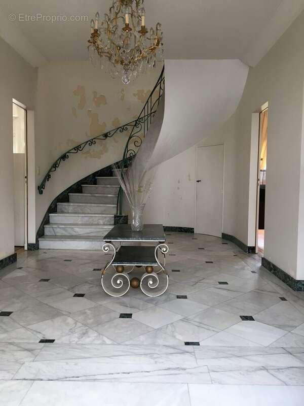 Maison 230 m² à Begles  - photo 4