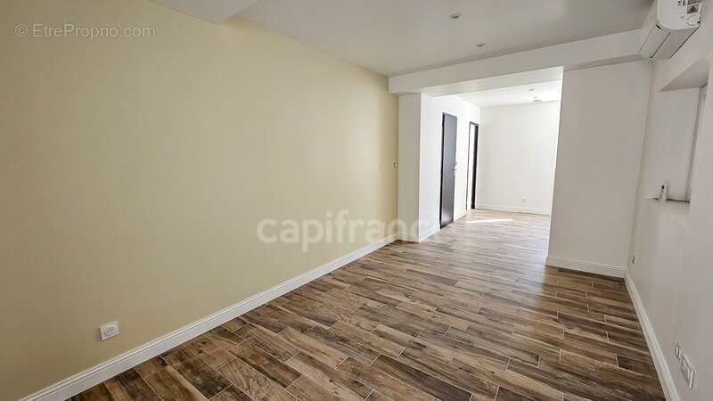 Appartement à MORIGNY-CHAMPIGNY