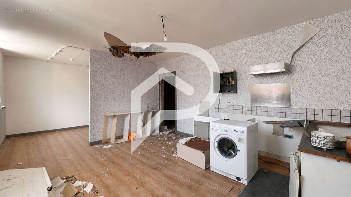 Immeuble Mazamet 15 pièces 371,5 m² - photo 9