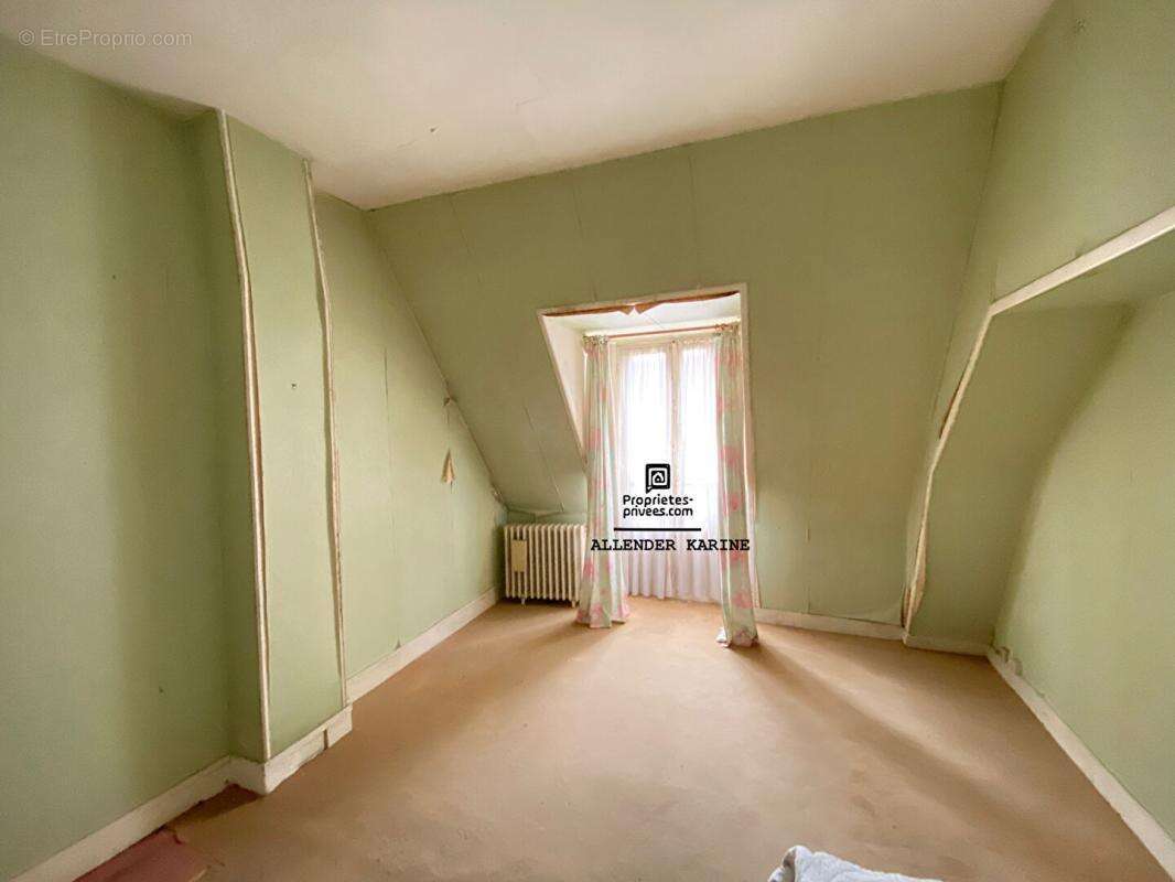 Maison à VILLENEUVE-L&#039;ARCHEVEQUE