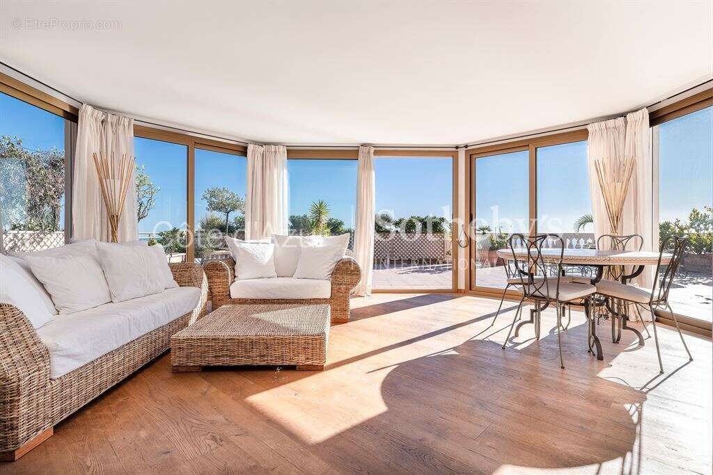 Appartement à CAP-D'AIL