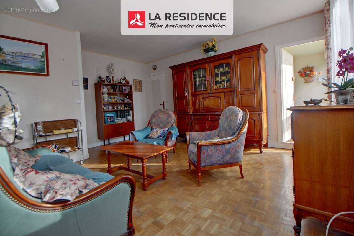 Appartement à VERNEUIL-SUR-SEINE