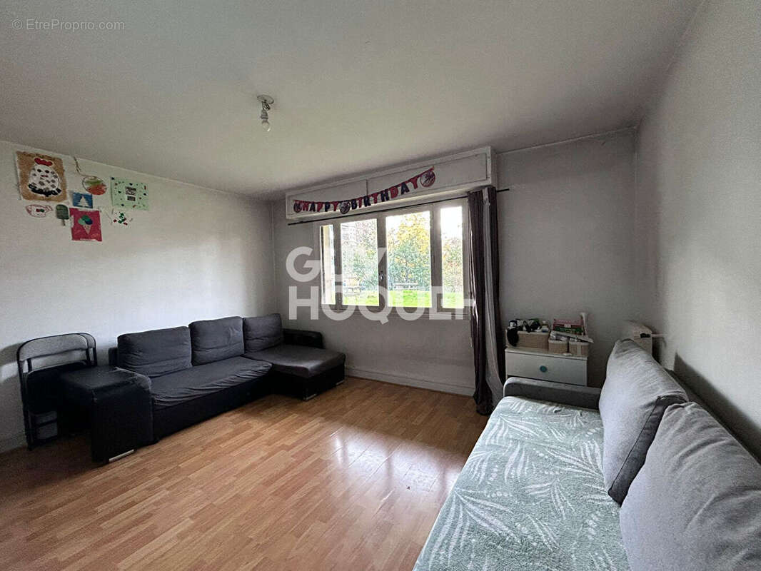 Appartement à FRESNES