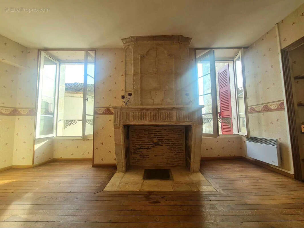 Appartement 156 m² à Aubeterre-Sur-Dronne  - photo 5
