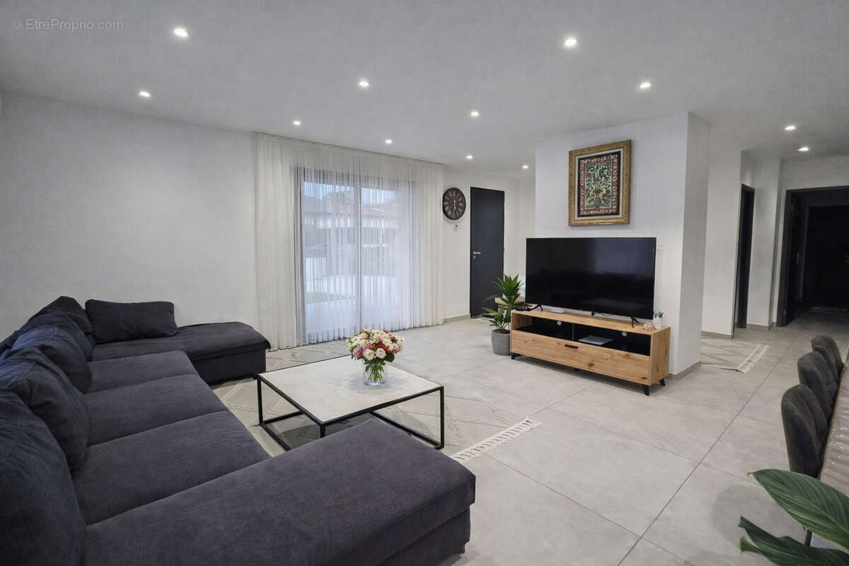 Maison à SAINT-MAURICE-L'EXIL