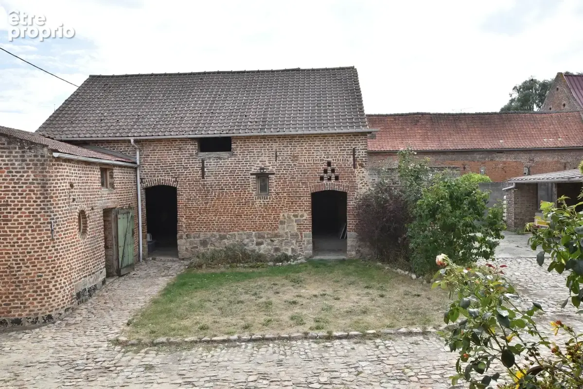 Fermette en cours de rénovation – 178 m² – Terrain 1 382 m² – Dépendances et Grange - photo 20