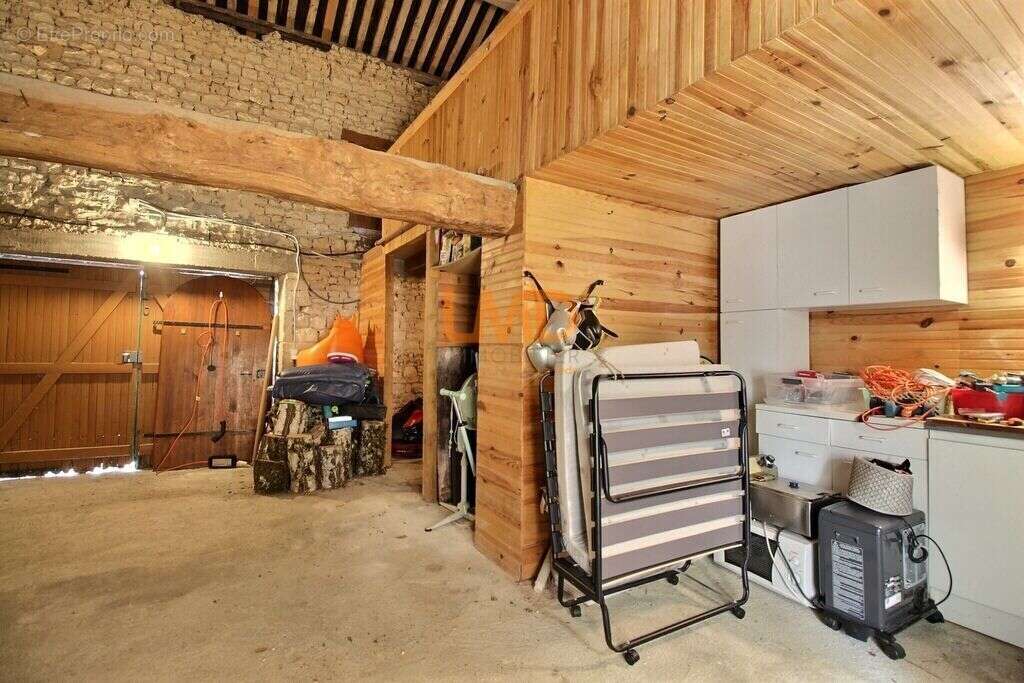 Demeure ancienne rénovée avec piscine - photo 16