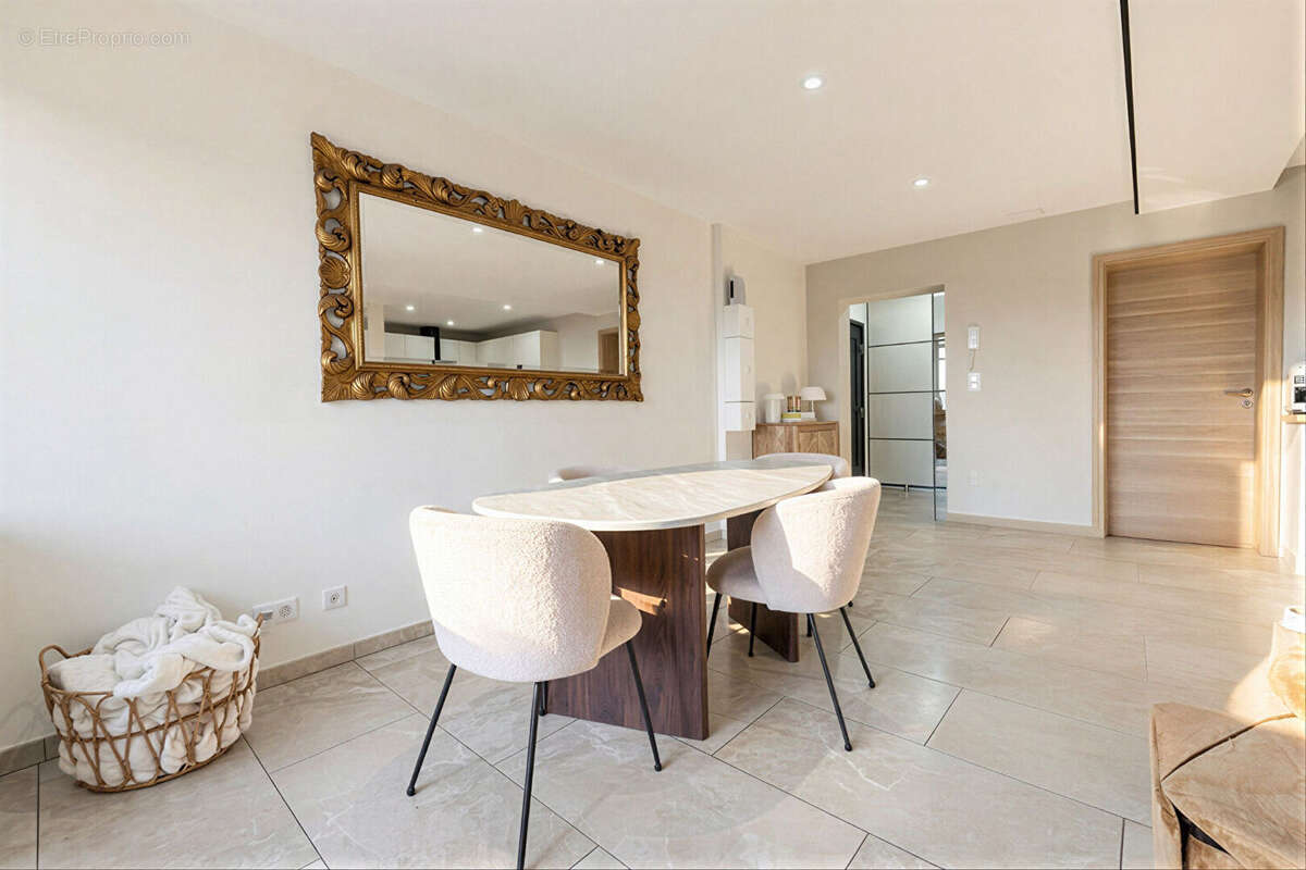 Appartement à AMNEVILLE