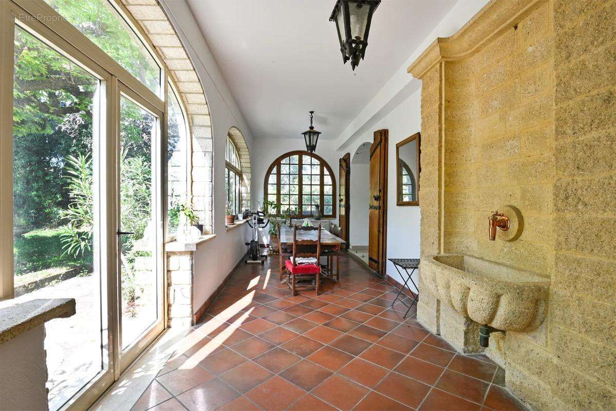 Maison à SAINT-PAUL-LES-FONTS
