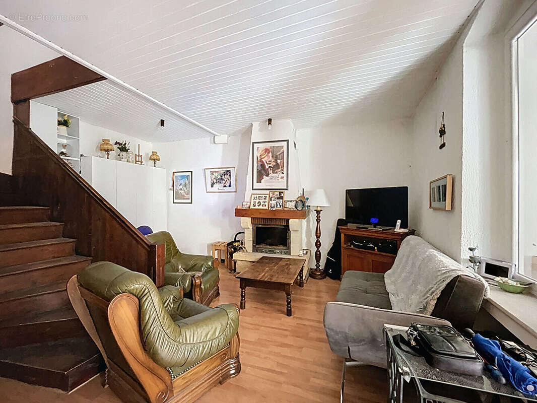 Maison à NEUVILLE-SUR-SAONE