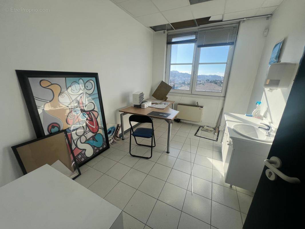 Commerce à MARSEILLE-12E