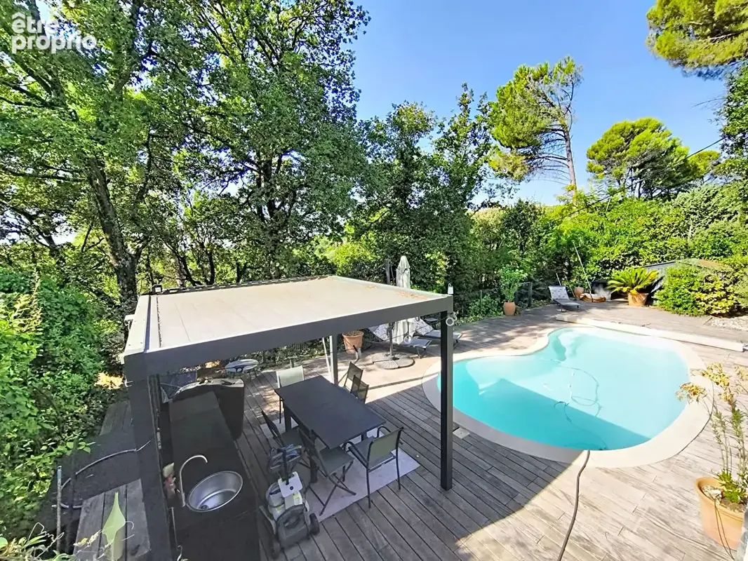 Appartement à EGUILLES