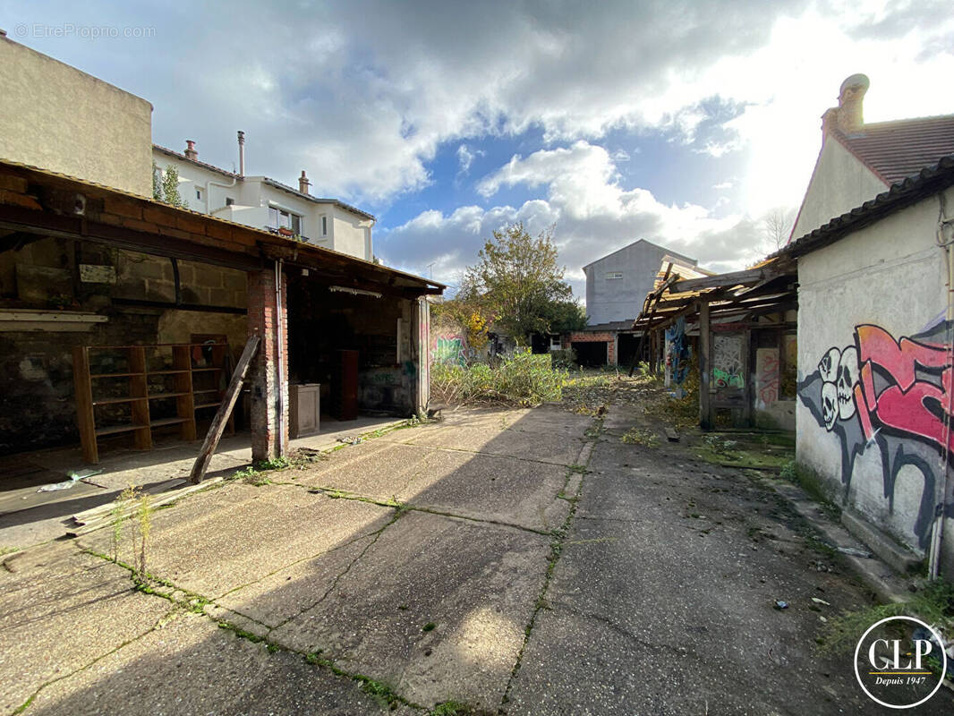 Terrain à MONTREUIL