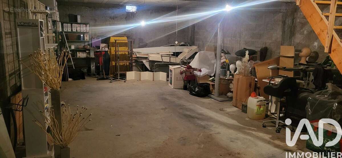 Photo 4 - Commerce à VAUX-LE-PENIL