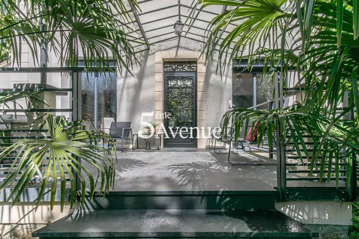 Maison à SAINT-MAUR-DES-FOSSES